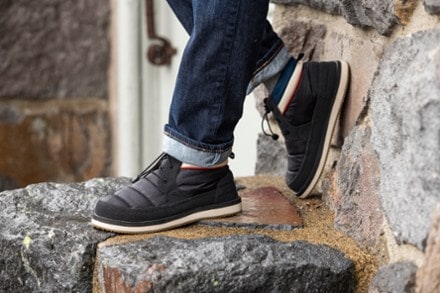 Sanuk Puffy Chiller Mid SL Winter Boots - Water-Repellent Ankle Boots With Bungee Lace Closure - View #8