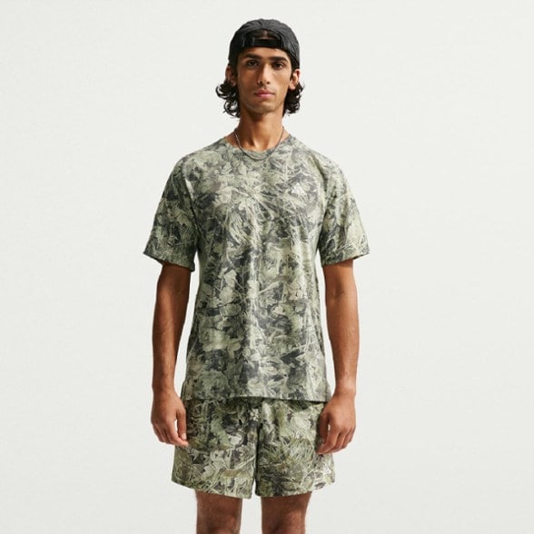 On Body Image of color Sequoia/Lt Army/Summit White
