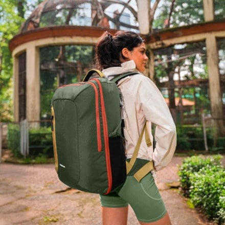 Sherpani Santiago 35L Travel Pack 8