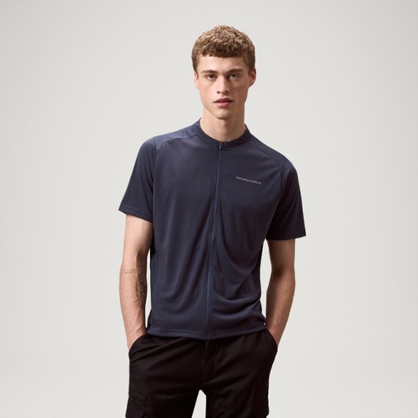 On Body Image of color Carbon Grey