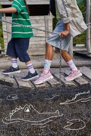 On Cloud Play Road-Running Shoes - Kids' 9