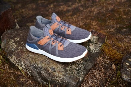 OluKai Mio Li Shoes - Men's 5