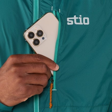 Stio Second Light Wind Shell - Men's 4