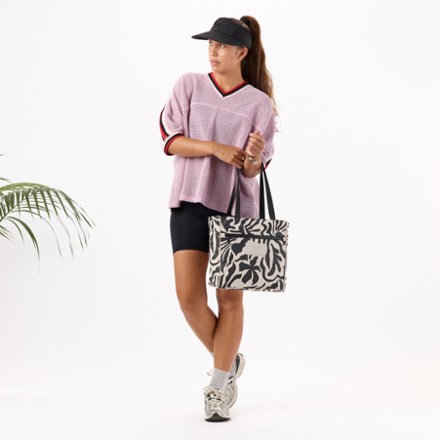 ALOHA Collection Float Go-To Tote 2