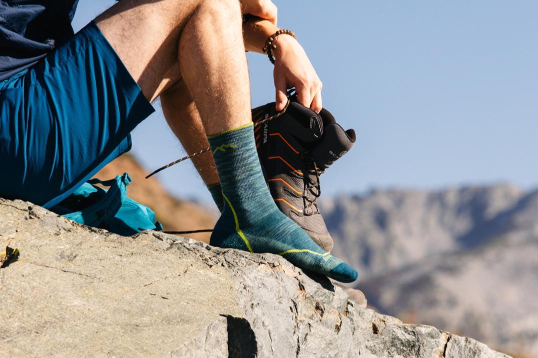 Location Image for Light Hiker Micro Crew Socks - Men's