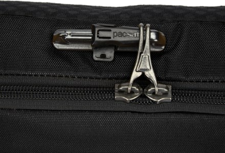 Pacsafe X Urban Sling 5