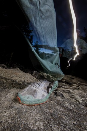On Cloudventure Peak 3 Undyed Trail-Running Shoes - Men's 9