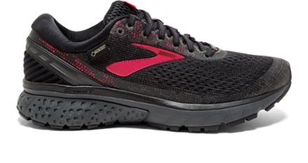 brooks running black