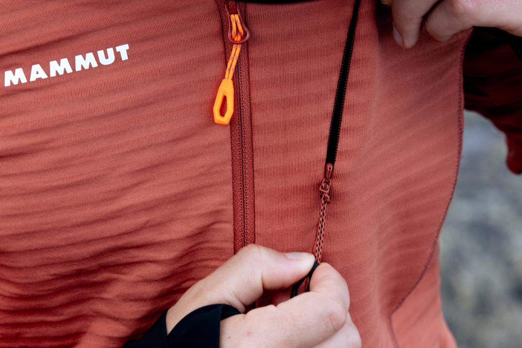 Location Image for Taiss Light ML Hooded Jacket - Women's