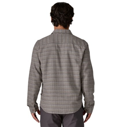 Patagonia Long-Sleeve Lightweight Fjord Flannel Shirt - Men's 2