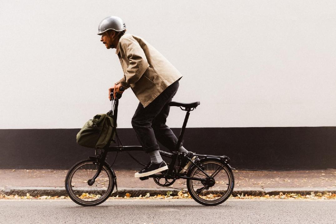 Location Image for C Line 4-Speed Mid Handlebar Bike with Rack