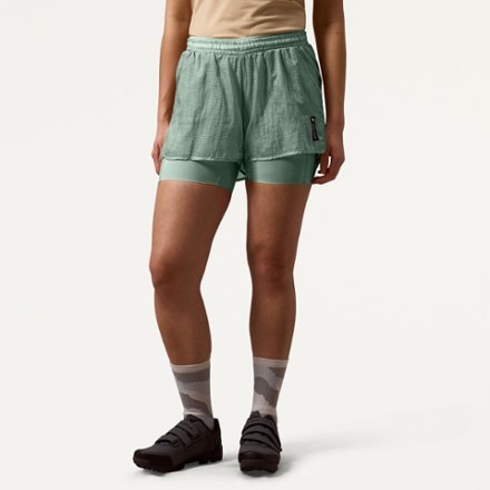 Endura Alltrack LT Lined Bike Shorts - Women's 1