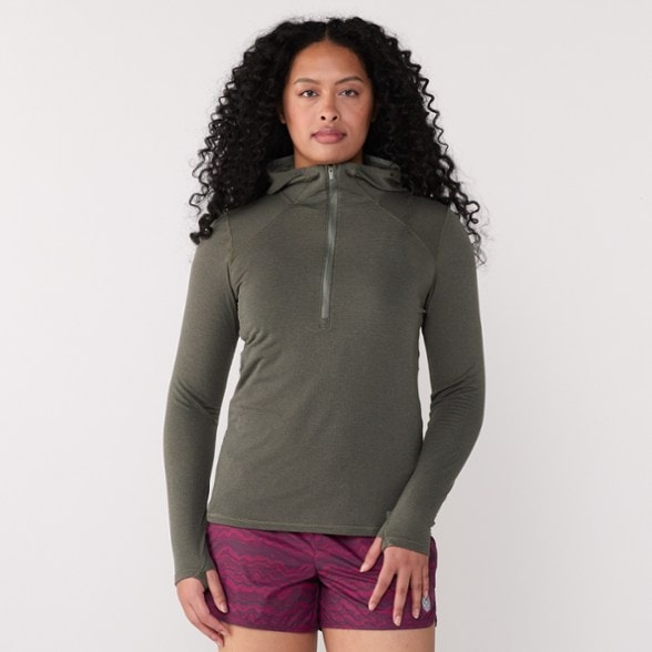 Model info: Height: 5'9" | Chest: 32b | Waist: 30 | Wearing size: M