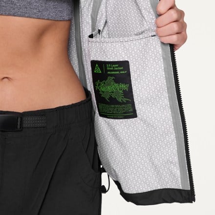 Nike ACG Phantazma Rain Jacket - Women's 6