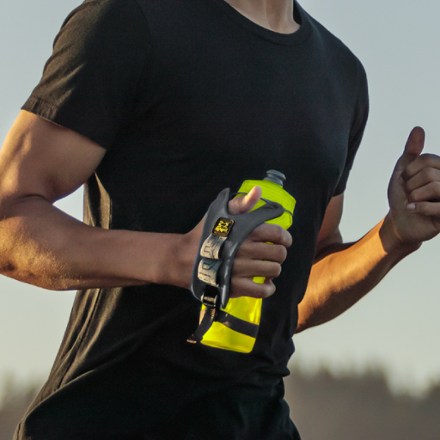 Amphipod Hydraform Hand-Wasserflasche 473 Ml – Isoliert, BPA-frei, Mit Reißverschlusstasche Für Läufer Und Jogger