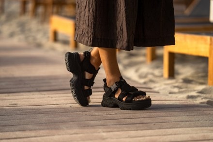 Teva Hurricane Ampsole Gaila Sandals - Women's 9