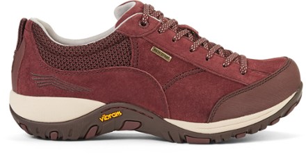 Dansko vibram shoes deals