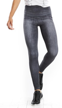 womens levi joggers