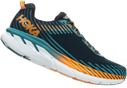 hoka one one clifton 5 wide