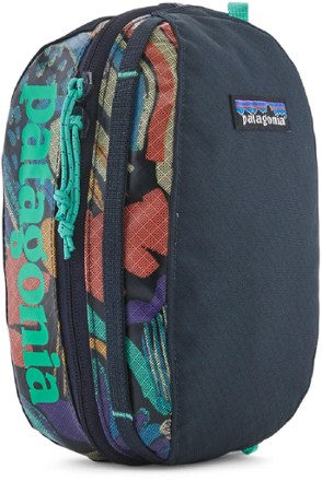 rei patagonia black hole cube