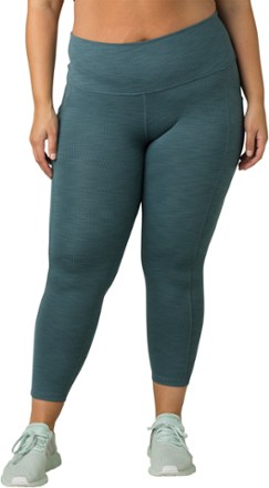 Becksa 7/8 Leggings - Women's Plus Sizes