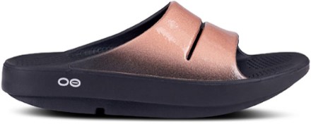 oofos women's clogs