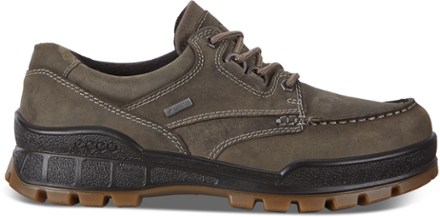ecco track 25 premium low