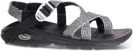 womens black and white chacos