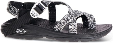 womens chacos black and white