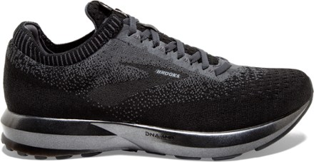 brooks levitate 2 men