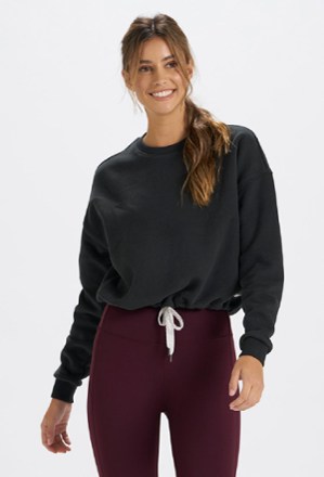 Vuori restore top crew pullover