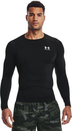 black long sleeve under armour shirt