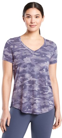 Breezy Printed Scoop V Tee