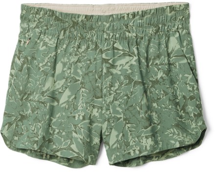 Active Pursuits 4.5" Shorts - Women's