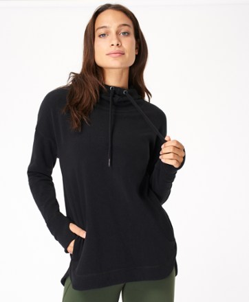 Escape Luxe Fleece Hoodie Crop - Women's
