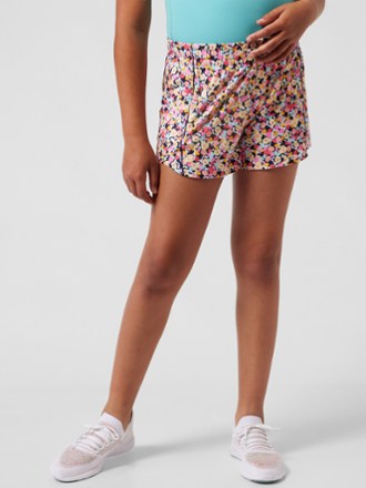 Heart The Hustle 2.5" Shorts - Girls'