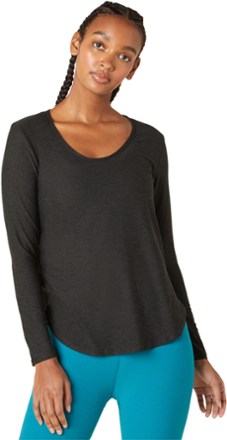 Scooped Long-Sleeve Pullover Shirt - Women's