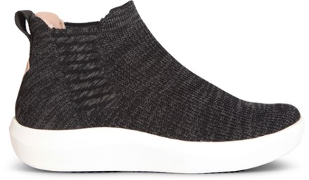 pull on high top sneakers