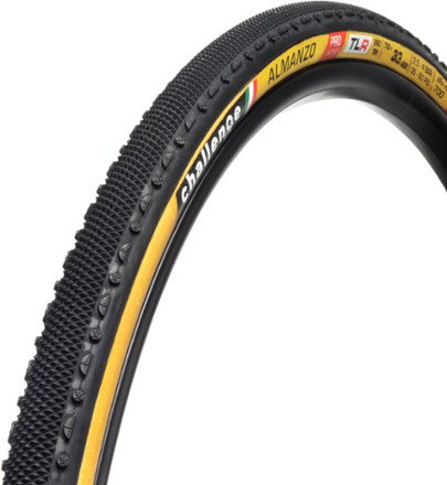 Almanzo Pro Tire