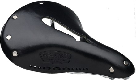 B17 Carved Short Saddle - Women's