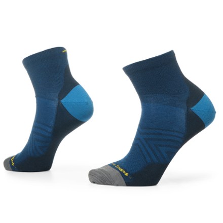 Darn Tough Men's Run Quarter No Cushion Ultra-Lightweight Running Socks