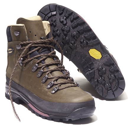 lowa hiking boots mens