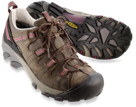 Rei keen hotsell targhee ii