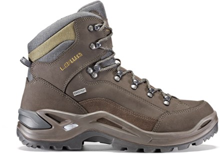 lowa hiking boots mens