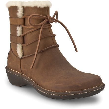 ugg caspia boots size 9