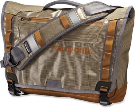 Patagonia Black Hole Messenger Bag | REI Co-op