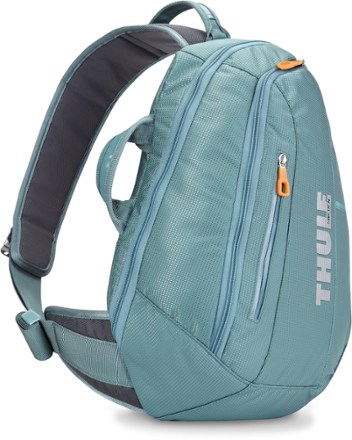 thule crossover sling pack 17l