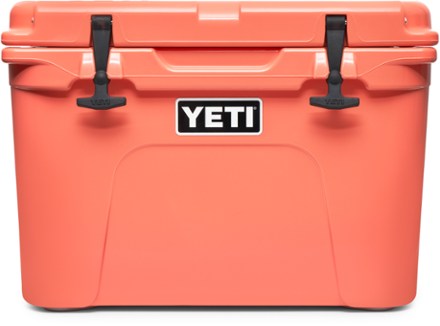 Yeti Tundra 35 Series 10035170000 Hard Cooler, 7.2 gal Co