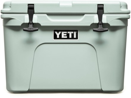 yeti 210 dimensions