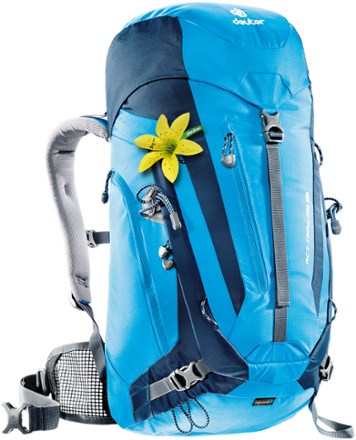 deuter act trail 28 sl hiking backpack